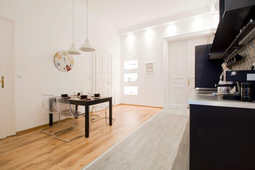 Downtown Rising Sun 104 Sq.m Apartment *